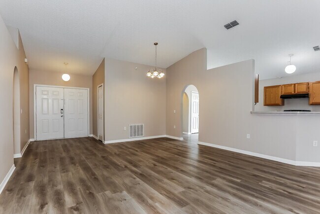 Building Photo - 98 Reeding Ridge Dr E