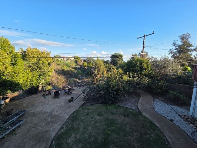 Building Photo - Wonderful Mid Century Home available for lease