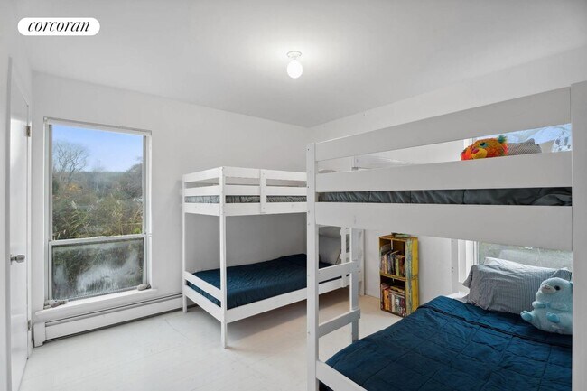 Building Photo - 39 Seaside Ave