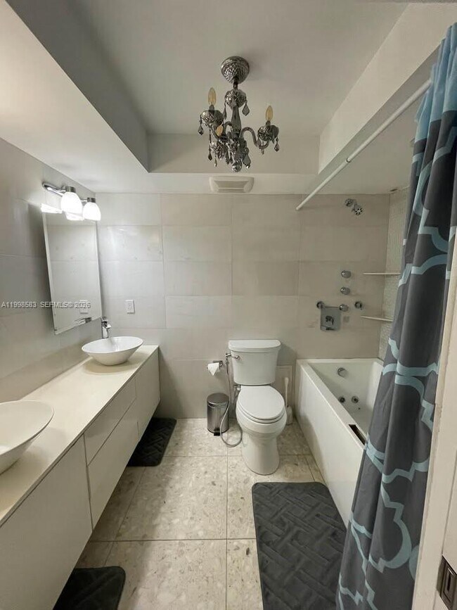 Building Photo - 209 N Fort Lauderdale Beach Blvd