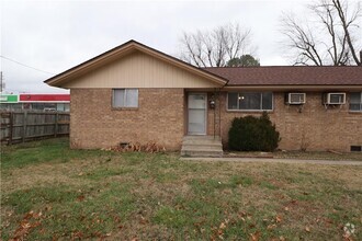 Building Photo - 1007 S Pleasant St