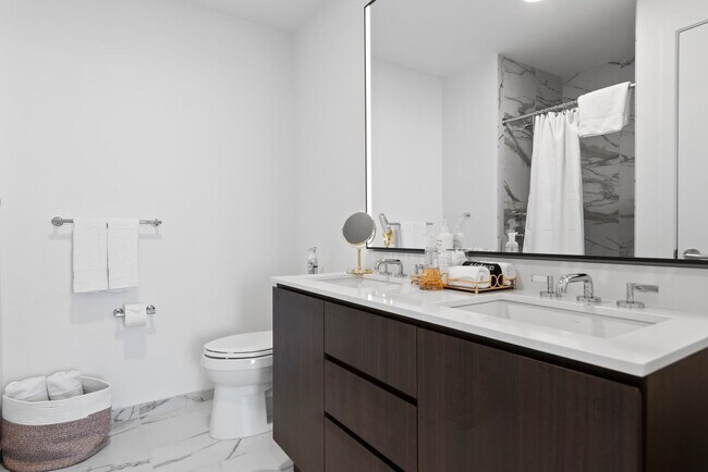 Building Photo - 1000 S Michigan Ave