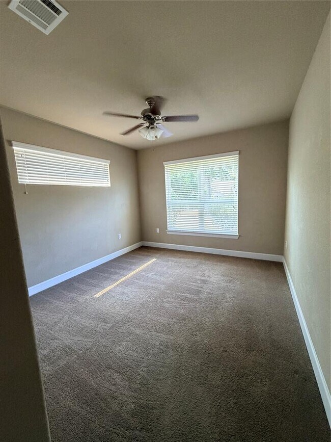 Building Photo - 4705 Rosedale Ave