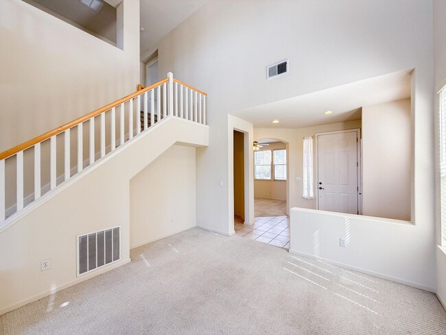 Building Photo - Spacious Milpitas 3 Bedroom 2 Bath Home