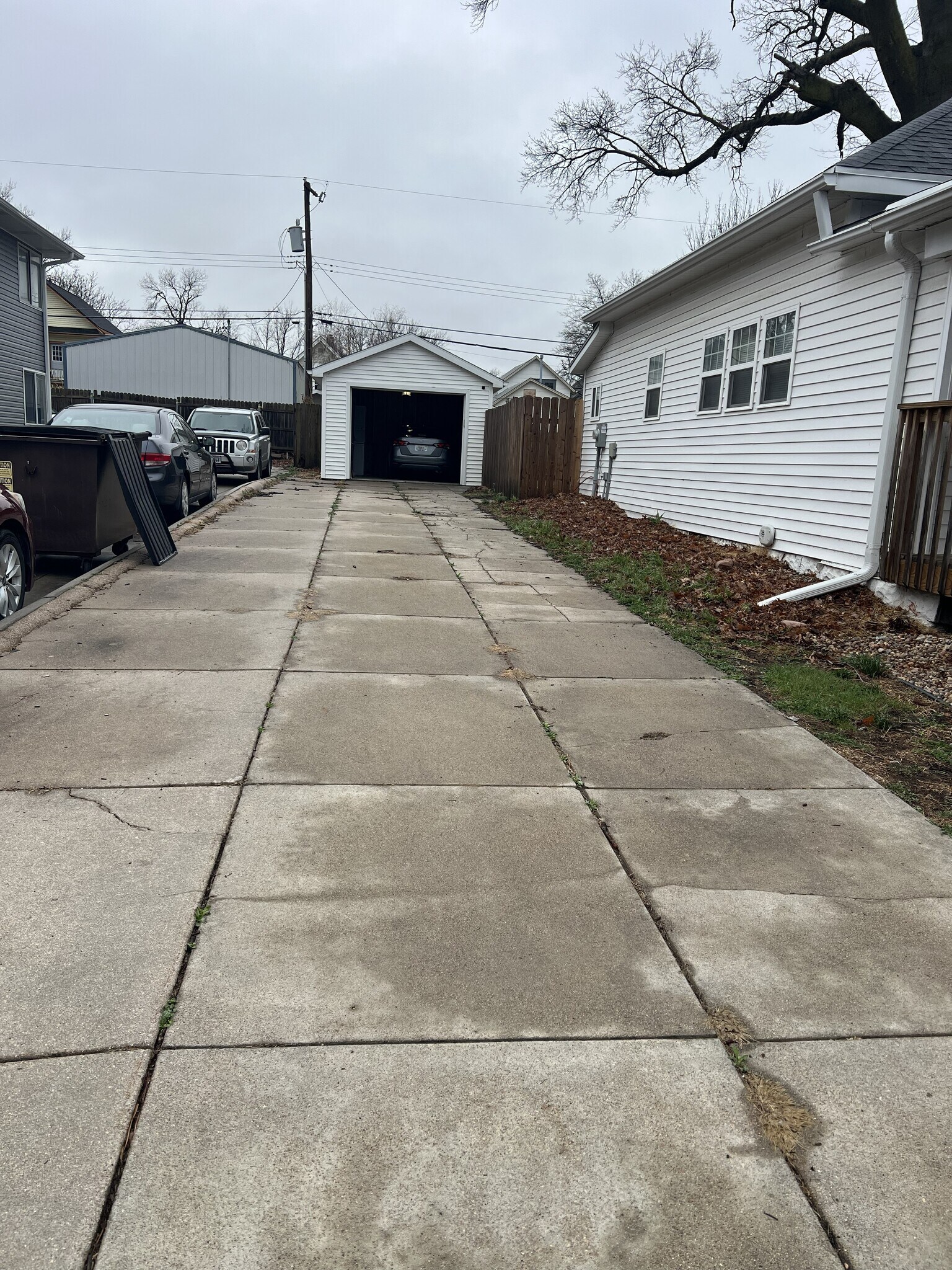 Building Photo - 1745 Garfield St