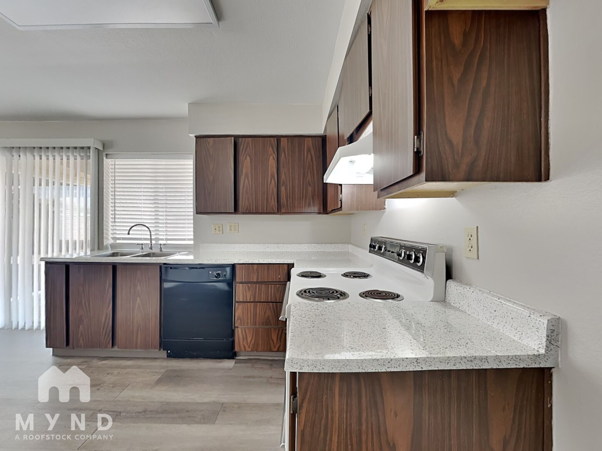 Building Photo - 5632 W Comet Ave