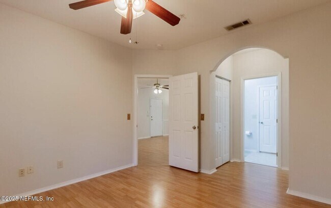 Building Photo - 13810 Sutton Park Dr N