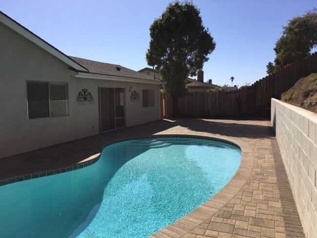 Building Photo - Pool Home with Fireplace & 2-Car Garage