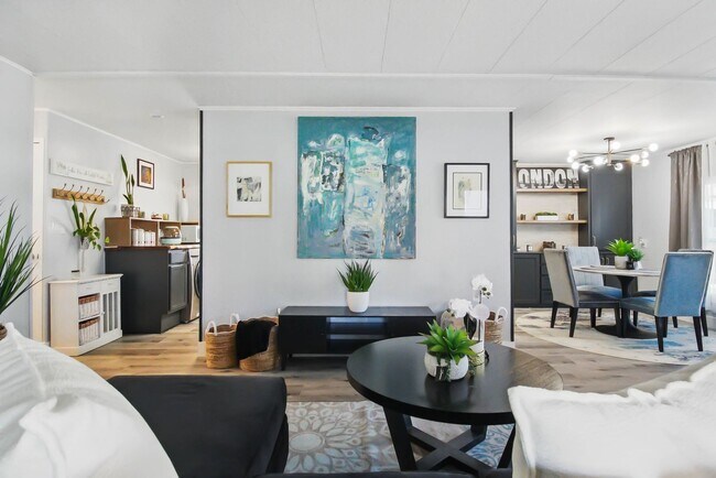 Building Photo - Highly Desirable Double Wide 55+ Home in Rancho Escondido!