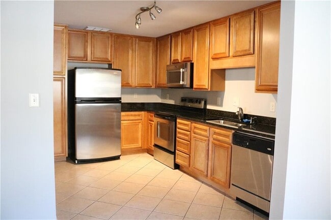 Building Photo - 1468 Briarwood Rd NE