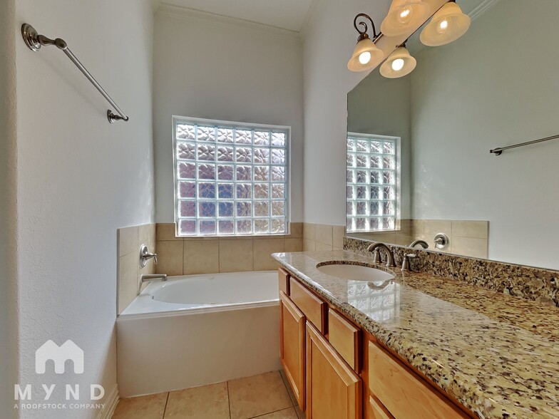 Building Photo - 3412 Honsinger St