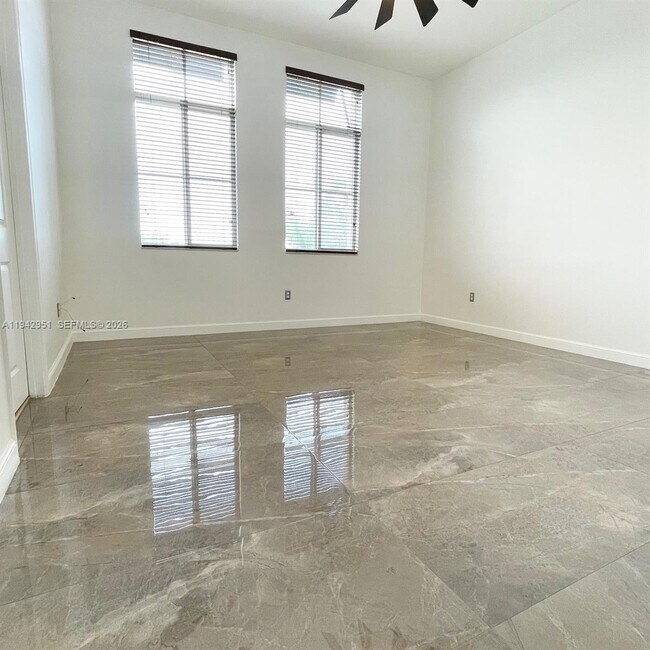 Building Photo - 3020 NW 125th Ave