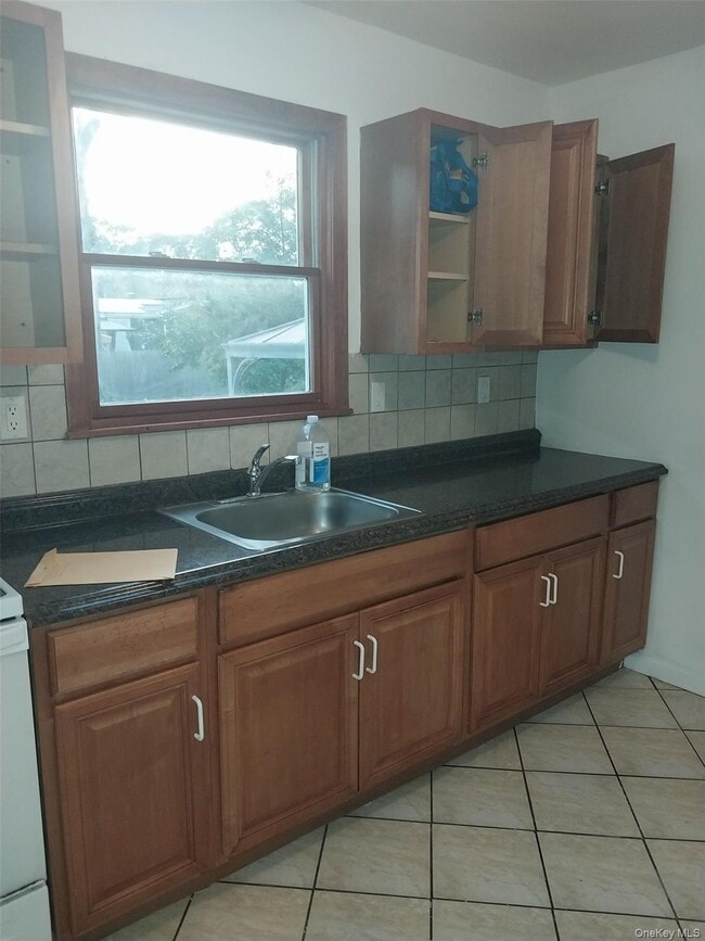 Building Photo - 282 Whittier Dr