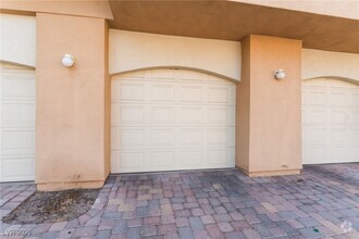 Building Photo - 1705 Hills of Red Dr
