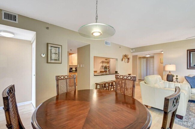 Building Photo - 950 Lavers Cir