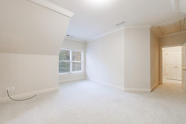 Building Photo - 2883 Thurleston Ln