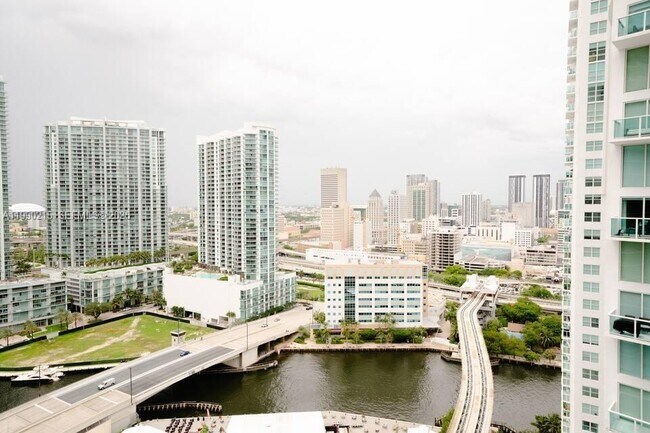 Building Photo - 31 SW 6th St