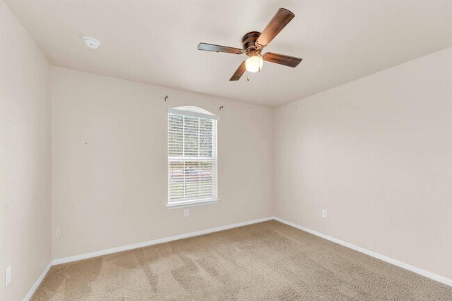 Building Photo - 18125 Ryegate Dr