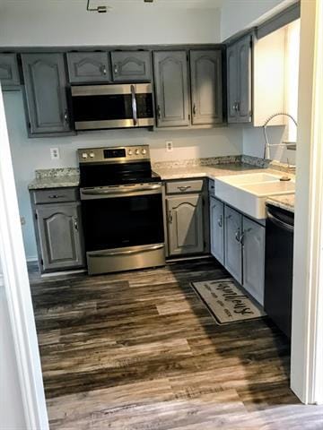 Building Photo - 304 E 6th St