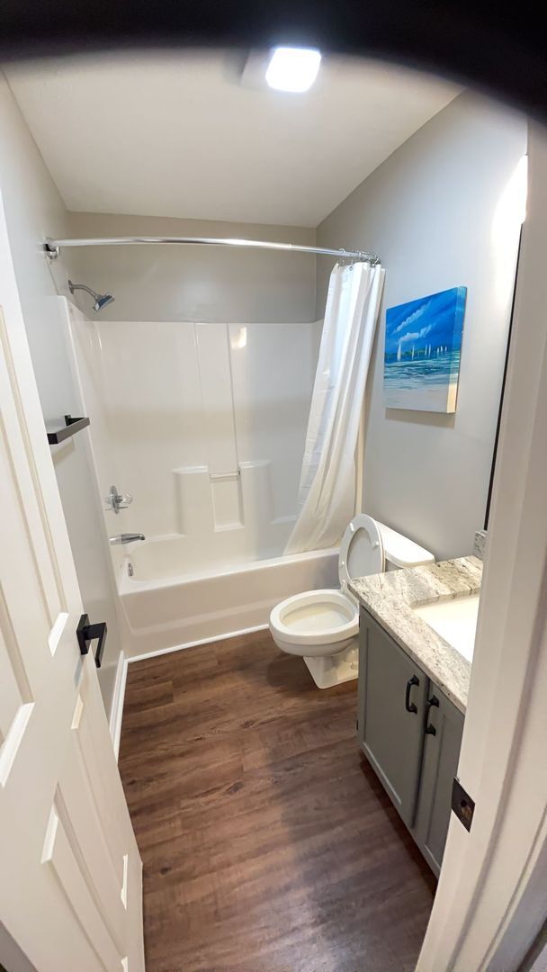 Building Photo - REDUCED!  2nd Floor 2 Bedroom Condo with New Paint and Carpet