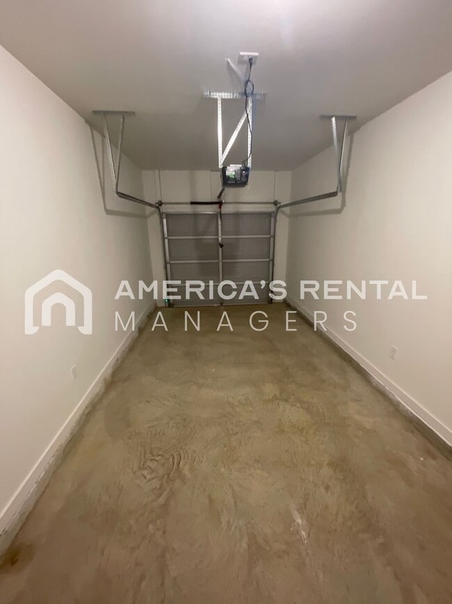 Building Photo - Home for Rent in Oak Grove, AL!!! View with 48 Hours Notice!