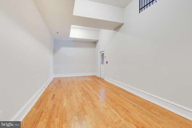 Building Photo - 2136 E Dauphin St
