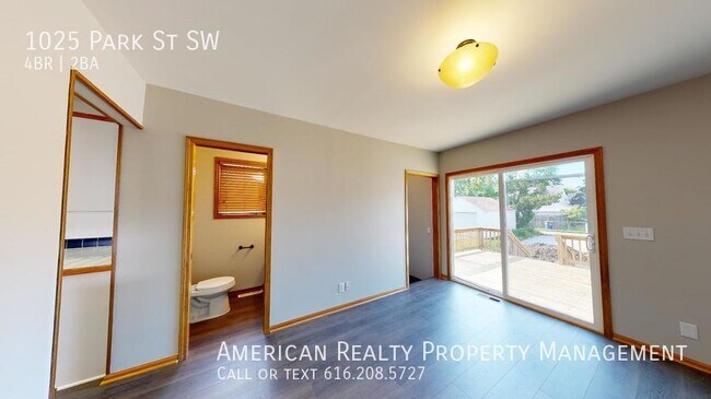 Building Photo - 1025 Park St SW