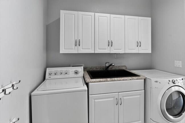 Building Photo - 17381 Waterhouse Cir