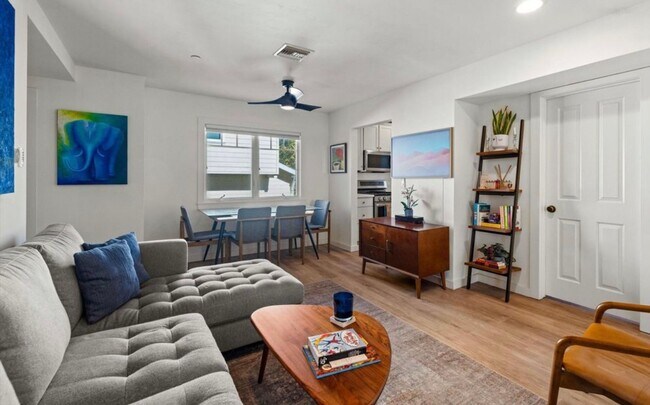 Building Photo - Downtown Santa Barbara 2 Bedroom