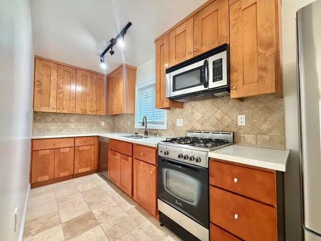 Building Photo - Beachside Living Just One Block from the Sand – Updated 1BD with Garage Parking