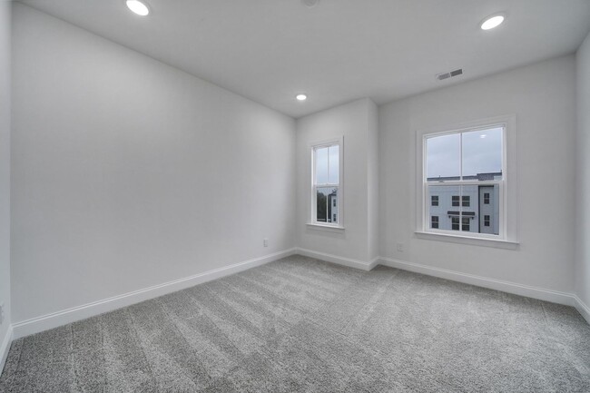 Building Photo - Gorgeous Brand New Townhome in Concord nea...