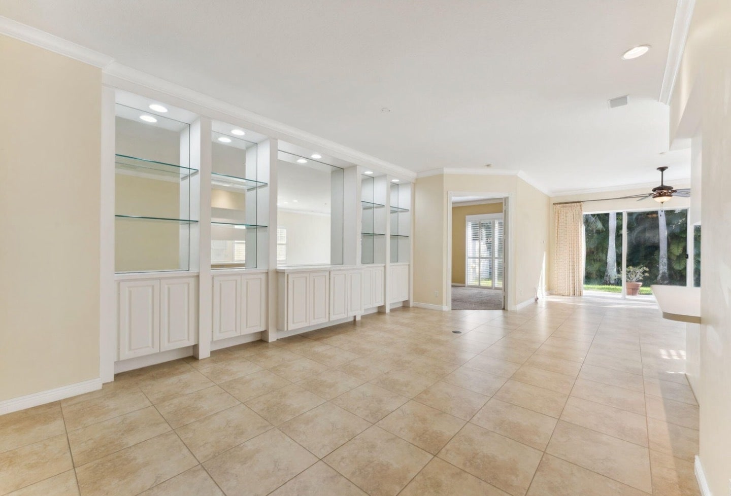 Building Photo - 4655 Hammock Cir