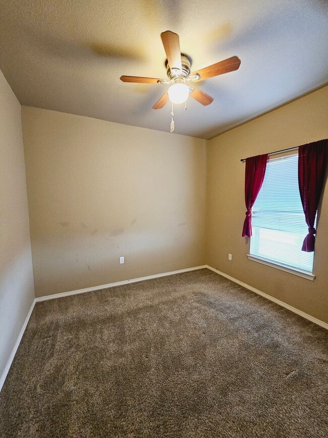 Building Photo - Beautiful 4 bedroom 2.5 bath home in Northeast El Paso!