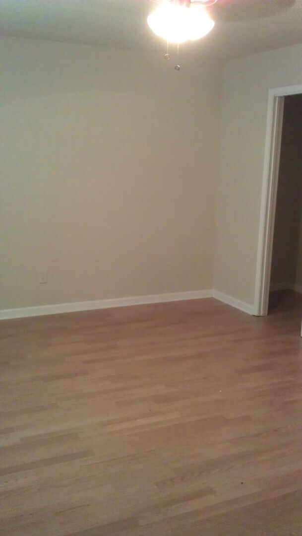 Building Photo - 451 Camden Cir
