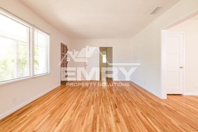 Building Photo - 4743 Levelside Ave