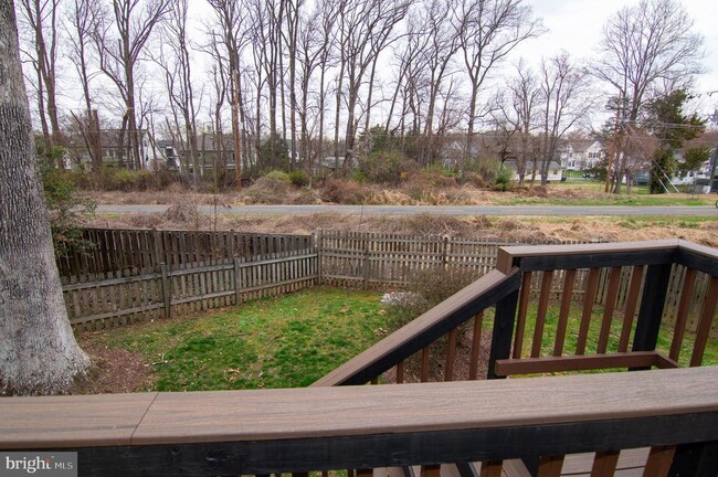 Building Photo - 404 Talahi Rd SE