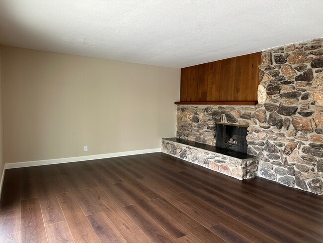 Building Photo - 1393 Scotch Cir