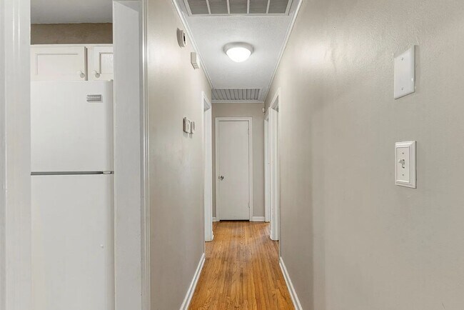 Building Photo - Located in the heart of Brookside, this inviting home sits on a spacious, fully fenced corner lot.