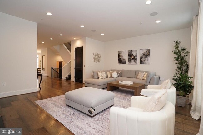 Building Photo - 44655 Provincetown Dr