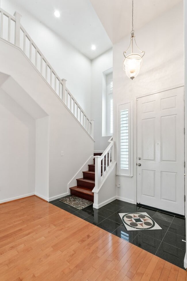 Building Photo - Your Next Home Is Ready!