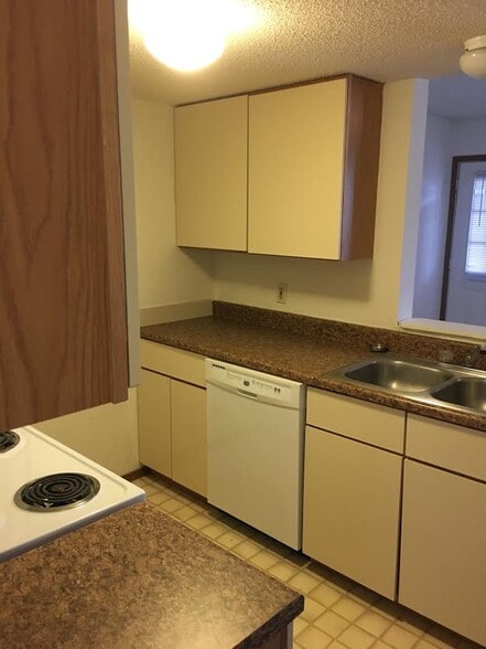 Building Photo - 220 Mount Hope Ct