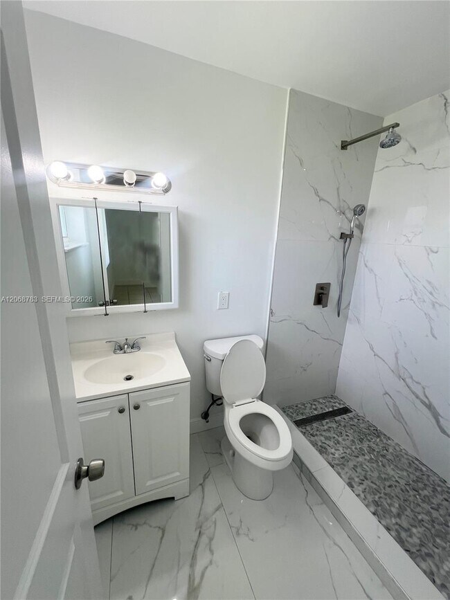 Building Photo - 1244 NW 32nd Pl