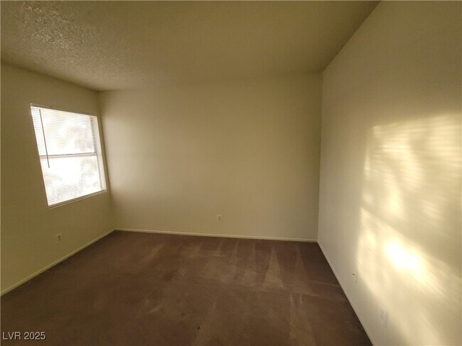 Building Photo - 108 Boysenberry Ln