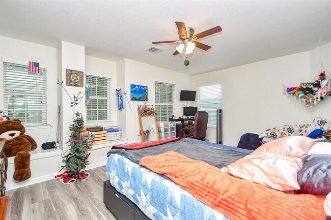 Building Photo - 2206 Rocky Hollow Ln