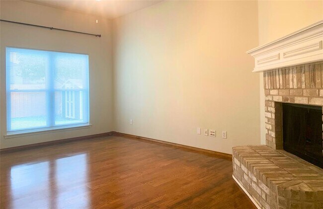 Building Photo - 313 Foreston Dr