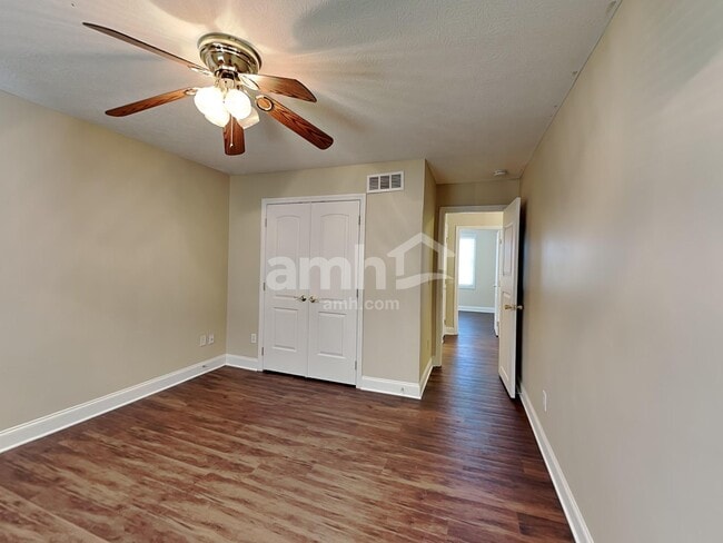 Building Photo - 942 Mill Run Dr