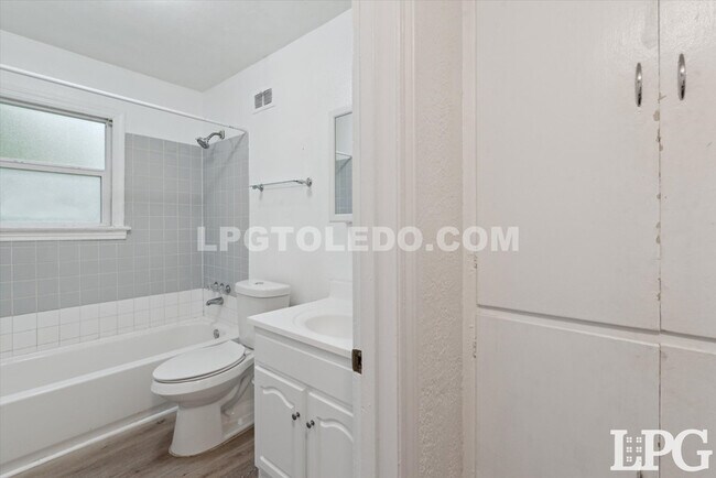 Building Photo - 1109 Turner Ave
