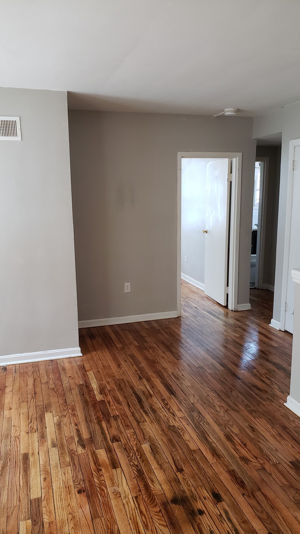 Building Photo - 4809 Meade St NE