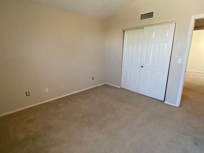 Building Photo - 3 Bedroom 2.5 Bathroom with a Pool in Garden Lakes