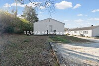 Building Photo - 424 Longwood Ave